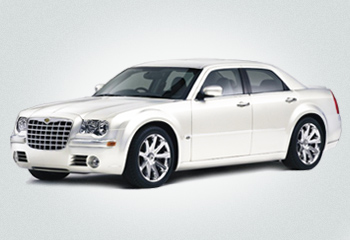 Оренда авто Chrysler C300 білий на весілля у Львові